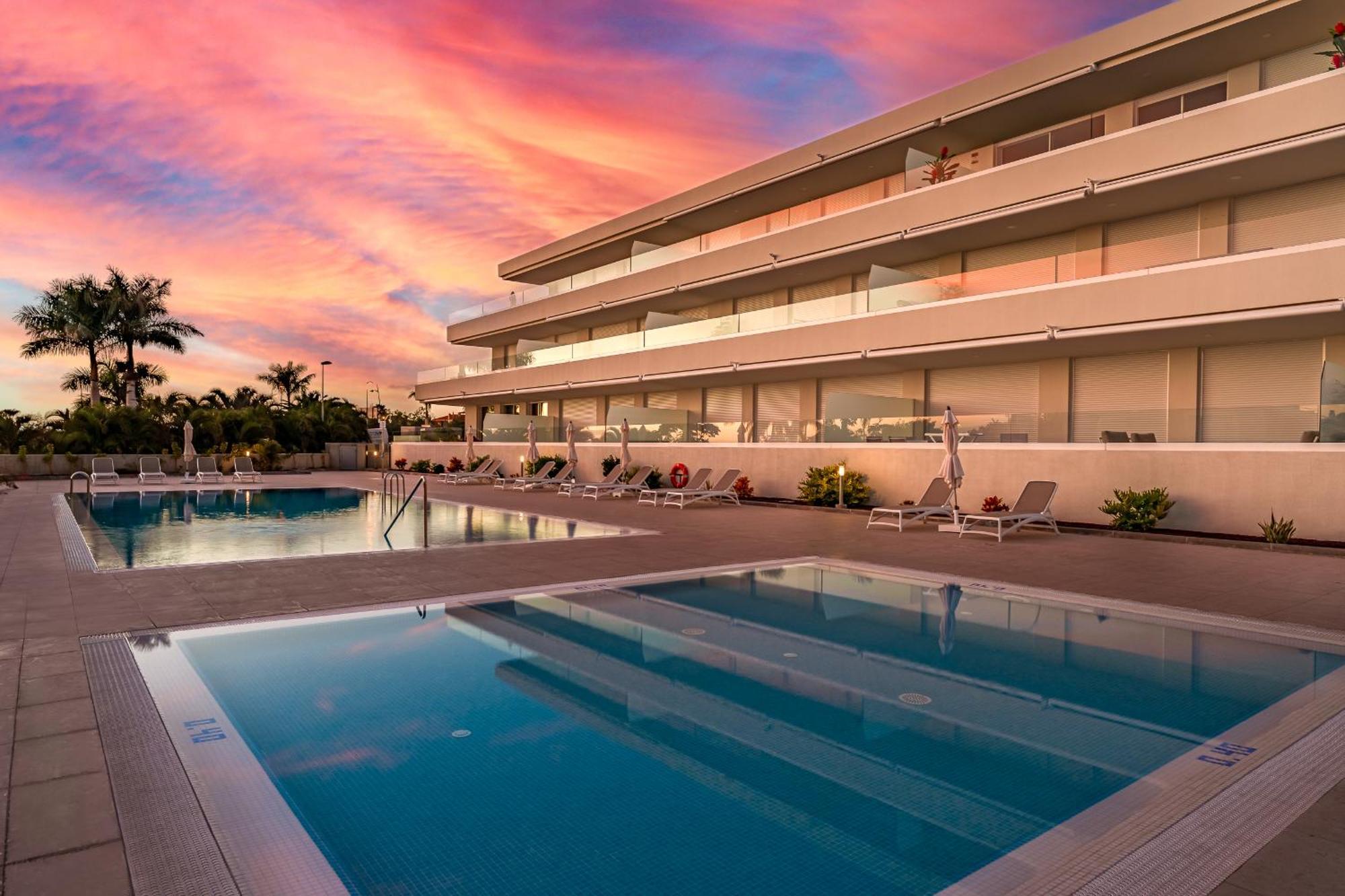 Modern New Apartment Las Terrazas De Costa Adeje. Heated Pool, Big Terrace And Private Parking Exterior photo
